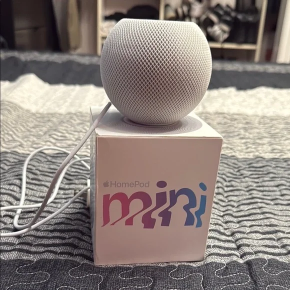 Apple HomePod Mini in White with Colorful Display - Picture 5 of 5